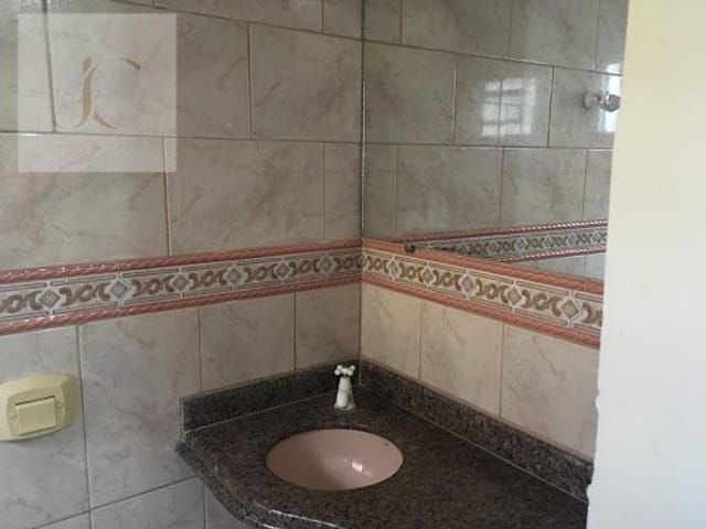 Sobrado 4 quartos e 4 banheiros, à venda ou para alugar, no bairro Cidade Alta em Cuiabá