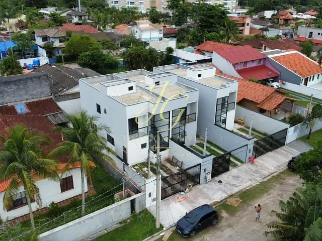 Sobrado 3 quartos e 5 banheiros, à venda, no bairro São Lourenço em Bertioga