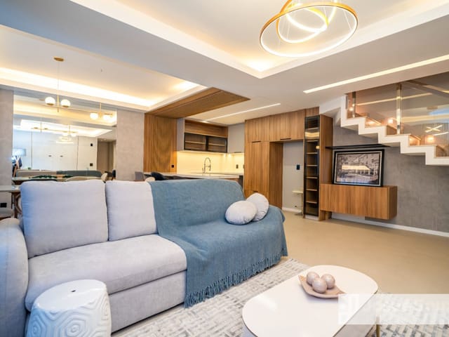 Casa com 191m² 3 quartos e 4 banheiros, à venda, no bairro Santa Felicidade em Curitiba