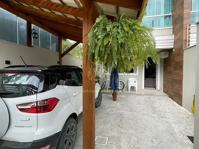 Sobrado 2 quartos e 3 banheiros, à venda, no bairro Rio Pequeno em Camboriú