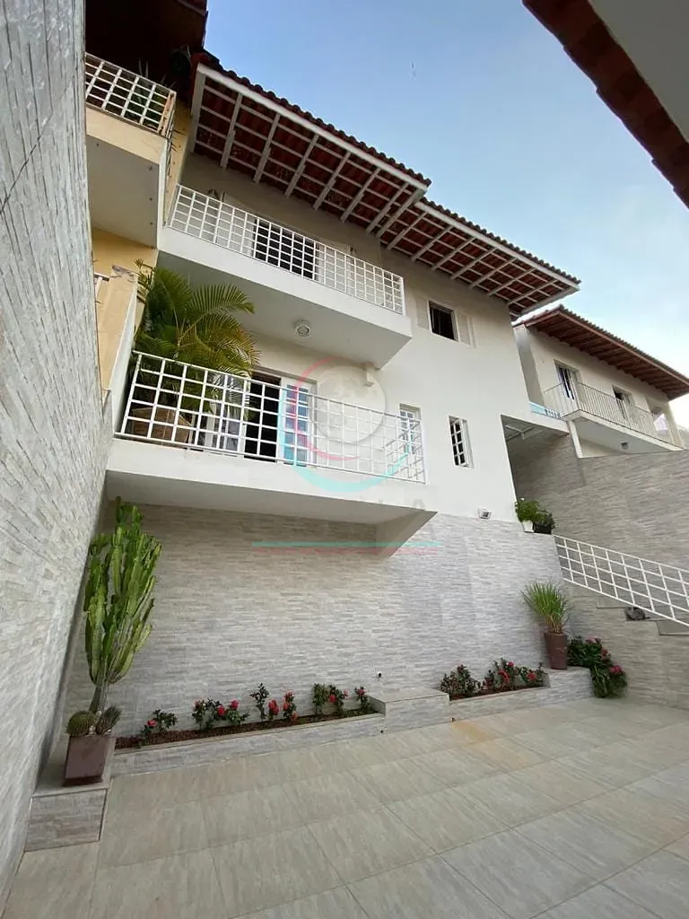 Sobrado, 3 quartos, 179 m² - Foto 2
