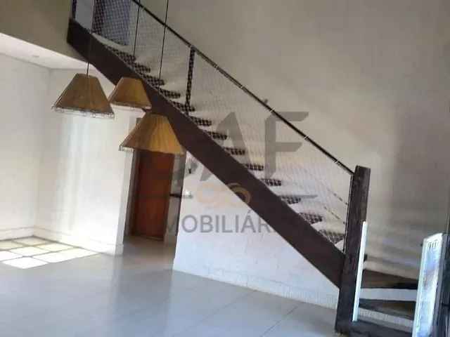 Sobrado com 500m² 4 quartos e 4 banheiros, à venda, no bairro Parque Ana Helena em Jaguariúna