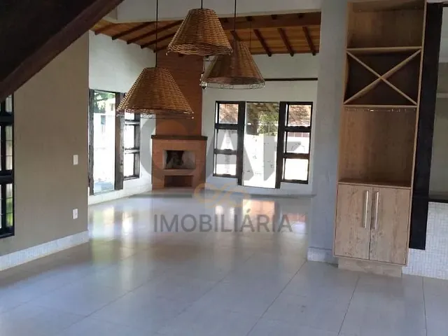 Sobrado com 500m² 4 quartos e 4 banheiros, à venda, no bairro Parque Ana Helena em Jaguariúna