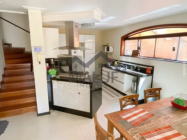 Sobrado com 275m² 3 quartos e 4 banheiros, à venda, no bairro Centro em Piracicaba