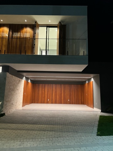Sobrado com 444m² 4 quartos e 5 banheiros, à venda, no bairro Alameda das Cores Residencial em Sinop