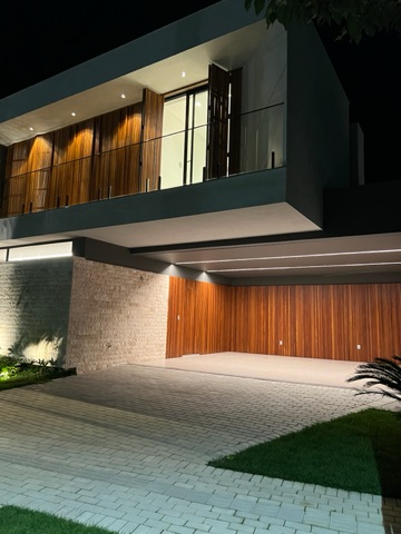 Sobrado com 444m² 4 quartos e 5 banheiros, à venda, no bairro Alameda das Cores Residencial em Sinop