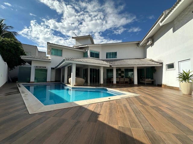 Sobrado com 434m² 4 quartos e 6 banheiros, para alugar, no bairro Cidade Vera Cruz em Aparecida de Goiânia