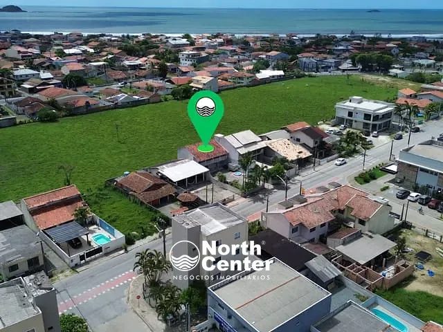 Sobrado com 303m² 5 quartos e 3 banheiros, à venda, no bairro CENTRO em Balneário Barra do Sul