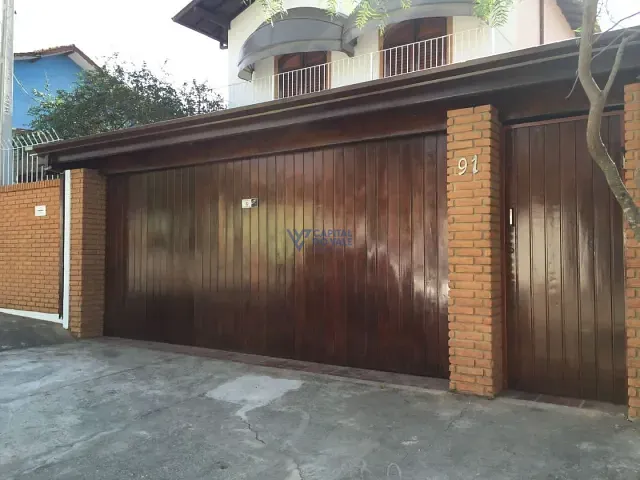 Sobrado com 350m² 4 quartos e 3 banheiros, à venda, no bairro Vila Tesouro em São José dos Campos