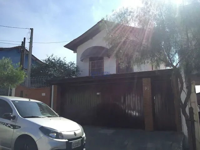 Sobrado com 350m² 4 quartos e 3 banheiros, à venda, no bairro Vila Tesouro em São José dos Campos