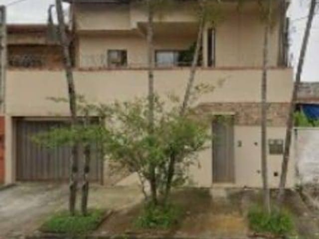 Sobrado com 250m² 5 quartos e 3 banheiros, à venda, no bairro Jardim Califórnia em Taubaté