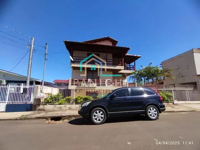 Casa 3 quartos e 2 banheiros, à venda, no bairro Centro em Ijuí