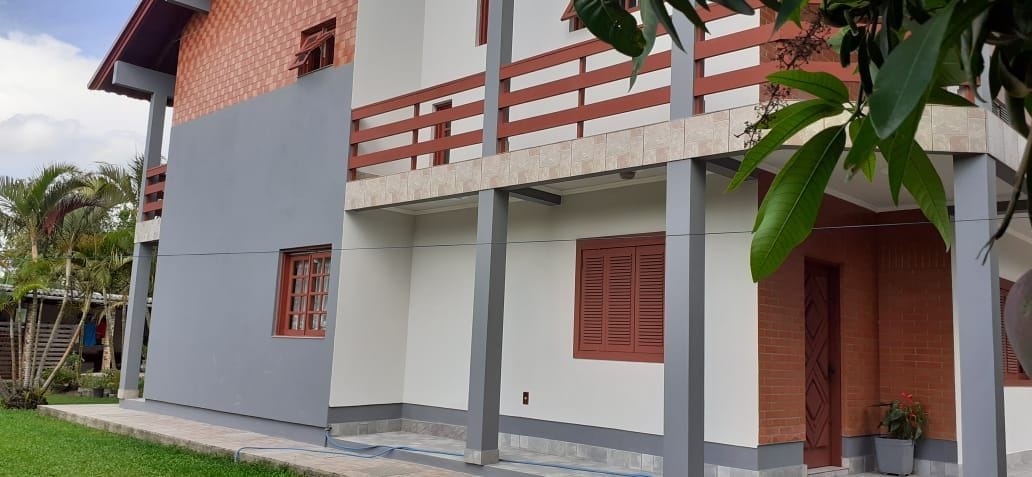 Sobrado com 730m² 3 quartos e 2 banheiros, à venda, no bairro Florida em Guaíba