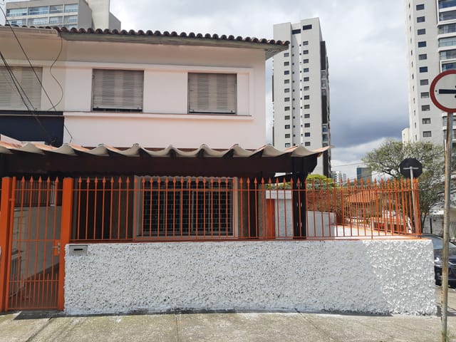 Foto do Sobrado - Sobrado comercial com 142 m² de área útil,  com 5 salas, entrada lateral, 2 banheiros, 2 vagas  - Campo Belo - São Paulo/SP | Paulista Imóveis