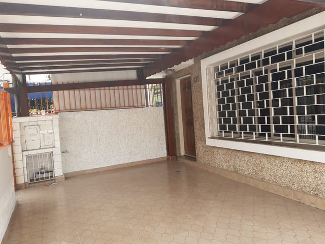 Foto do Sobrado - Sobrado comercial com 142 m² de área útil,  com 5 salas, entrada lateral, 2 banheiros, 2 vagas  - Campo Belo - São Paulo/SP | Paulista Imóveis