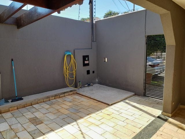 Foto do Sobrado - Casa/Sobrado disponível para venda por R$ 780.000,00 e locação por R$ 3.900,00- Rua Uberlândia, Jardim Alvorada- Londrina/Pr | Premier Imóveis