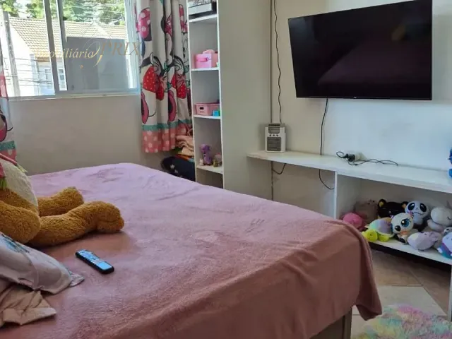 Sobrado com 165m² 3 quartos e 2 banheiros, à venda, no bairro Santa Cândida em Curitiba