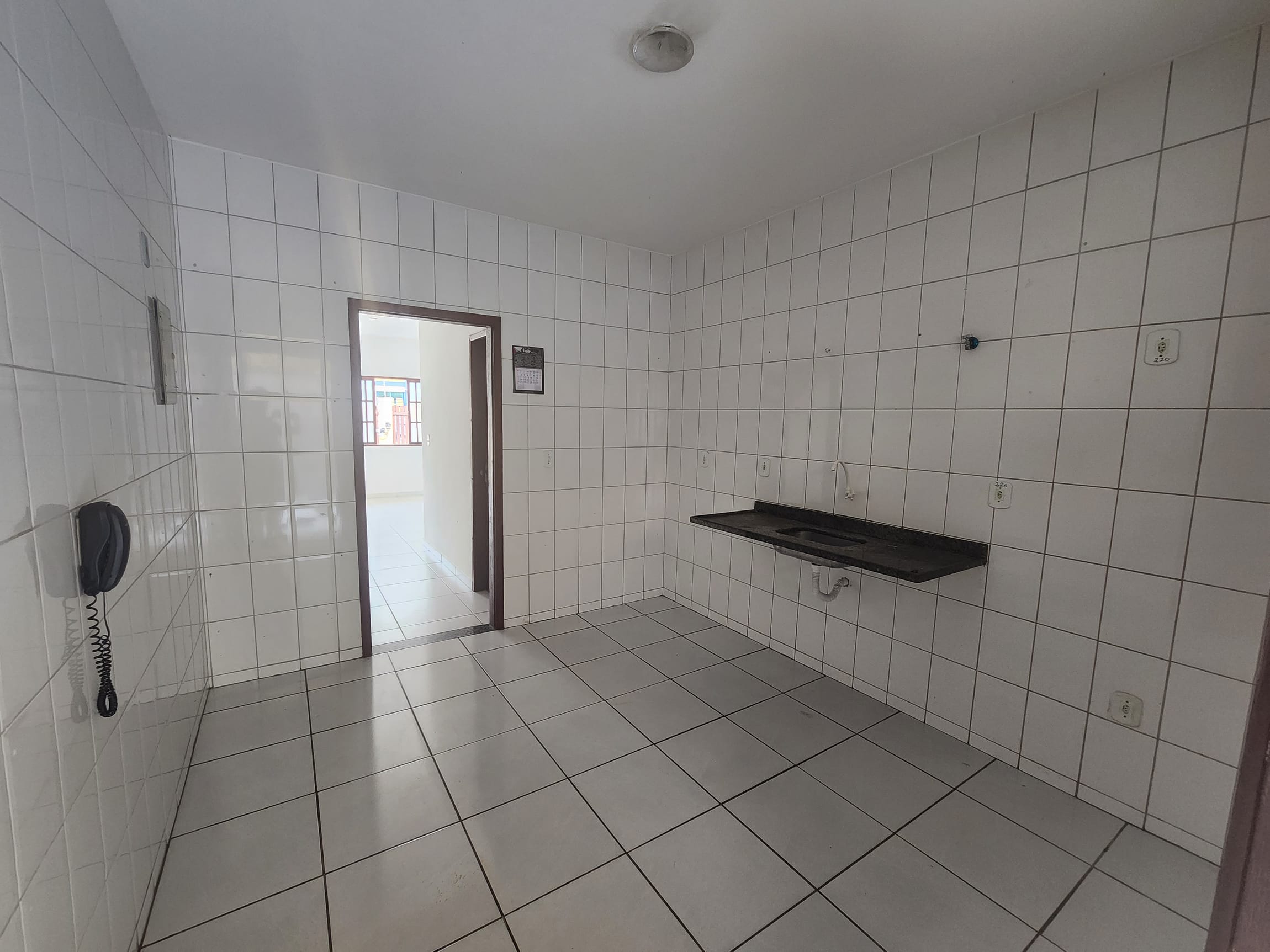 Casa para alugar com 2 quartos, 70m² - Foto 13