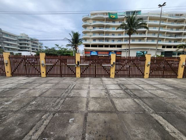 Foto do Casa - Casa em condomínio para locação de frente piso em cerâmica contendo 2 quartos com direito a 1 vaga  com piscina, churrasqueira , zelador  Braga, Cabo Frio | Proced Imóveis