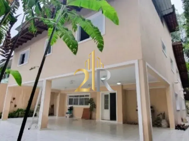 Sobrado com 540m² 4 quartos e 6 banheiros, à venda, no bairro Jardim Marajoara em São Paulo