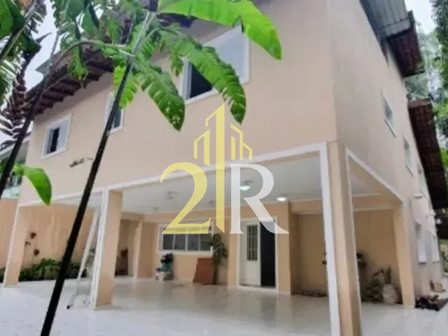 Sobrado com 540m² 4 quartos e 6 banheiros, à venda, no bairro Jardim Marajoara em São Paulo