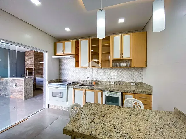 Sobrado com 225m² 3 quartos e 1 banheiro, à venda, no bairro Santa Cruz em Itapira