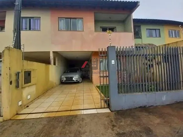 Sobrado com 128m² 3 quartos e 2 banheiros, à venda, no bairro Centro em Arapongas