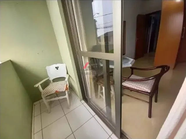 Sobrado com 128m² 3 quartos e 2 banheiros, à venda, no bairro Centro em Arapongas