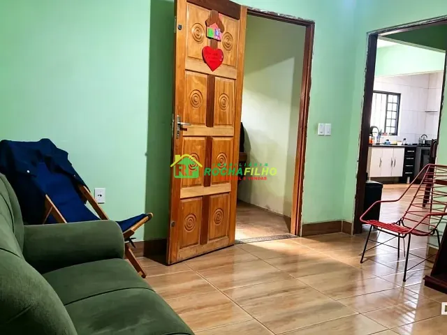 Sobrado com 300m² 5 quartos e 3 banheiros, à venda, no bairro Centro em Altos