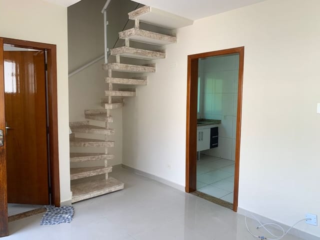 Foto do Sobrado - Sobrado de 80m² com 2 Suítes, Sacada, Área de Serviço Coberta e 2 Vagas - Jardim Vila Formosa | Rocha Marqueze Imóveis