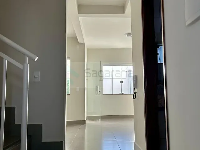 Sobrado com 150m² 3 quartos e 3 banheiros, à venda, no bairro São Vicente em Patrocínio
