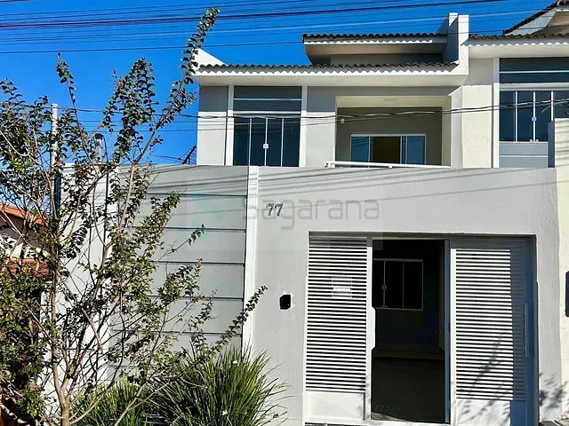 Sobrado com 150m² 3 quartos e 3 banheiros, à venda, no bairro São Vicente em Patrocínio