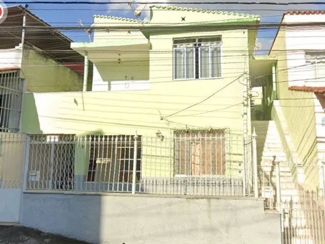Sobrado 3 quartos e 3 banheiros, à venda, no bairro Santa Terezinha em Juiz de Fora