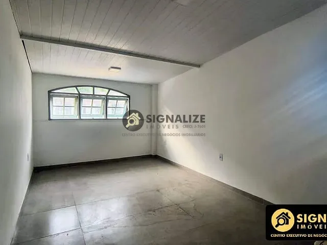 Sobrado 2 quartos e 1 banheiro, para alugar, no bairro Gamboa em Cabo Frio