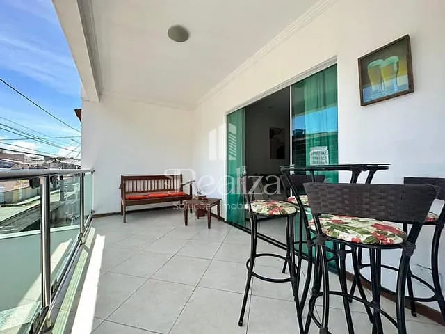 Sobrado com 249m² 4 quartos e 3 banheiros, à venda, no bairro Hernani Sá em Ilhéus