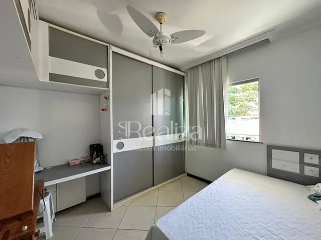 Sobrado com 249m² 4 quartos e 3 banheiros, à venda, no bairro Hernani Sá em Ilhéus