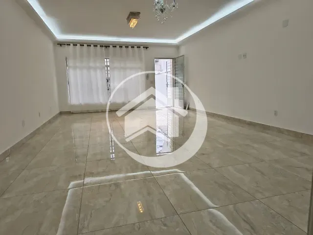 Sobrado 3 quartos e 3 banheiros, para alugar, no bairro Mirandópolis em São Paulo