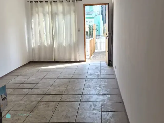 Sobrado 2 quartos e 2 banheiros, à venda, no bairro Vila São Vicente em São Paulo