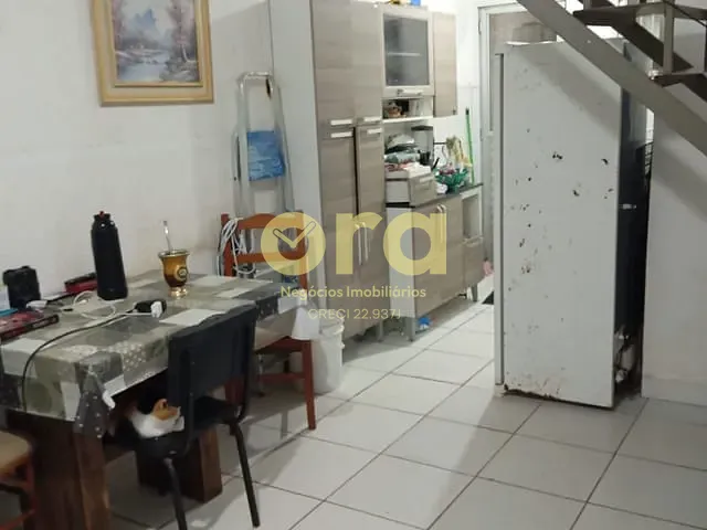 Sobrado com 70m² 2 quartos e 1 banheiro, à venda, no bairro Areal em Pelotas