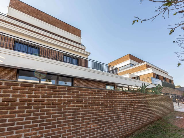 Sobrado com 296m² 3 quartos e 4 banheiros, à venda, no bairro Ahú em Curitiba