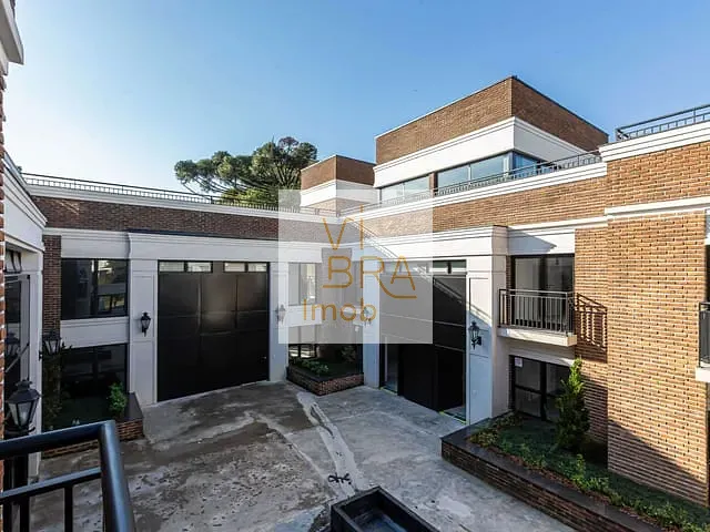 Sobrado com 296m² 3 quartos e 4 banheiros, à venda, no bairro Ahú em Curitiba