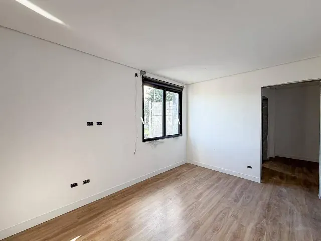Sobrado 3 quartos e 4 banheiros, à venda, no bairro Jardim Burle Marx em Londrina