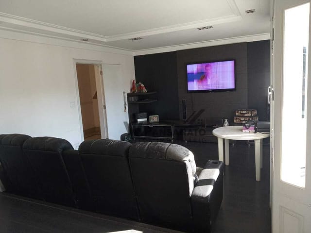 Sobrado com 750m² 5 quartos e 8 banheiros, à venda, no bairro Vila Galvão em Guarulhos