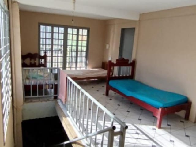 Sobrado 4 quartos e 2 banheiros, à venda, no bairro zona rural em Abadiânia