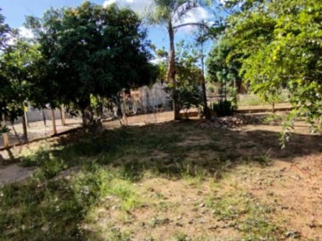 Sobrado 4 quartos e 2 banheiros, à venda, no bairro zona rural em Abadiânia