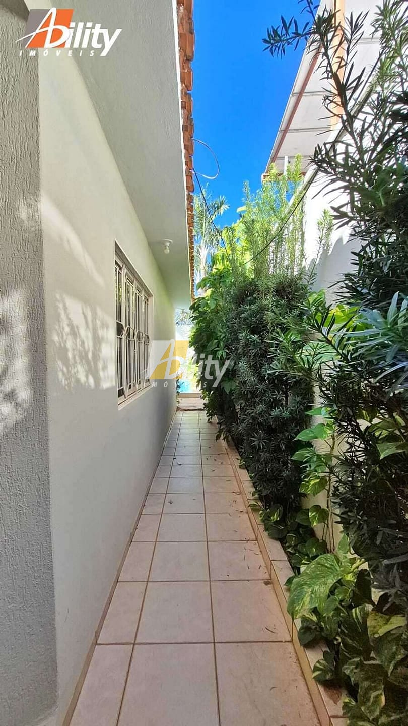 Sobrado à venda com 3 quartos, 300m² - Foto 3