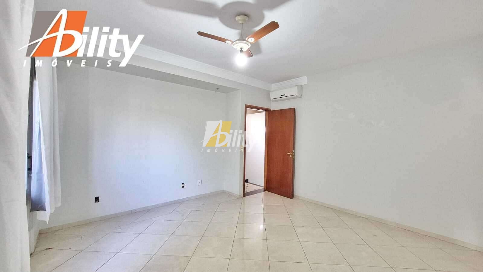 Sobrado à venda com 3 quartos, 300m² - Foto 11