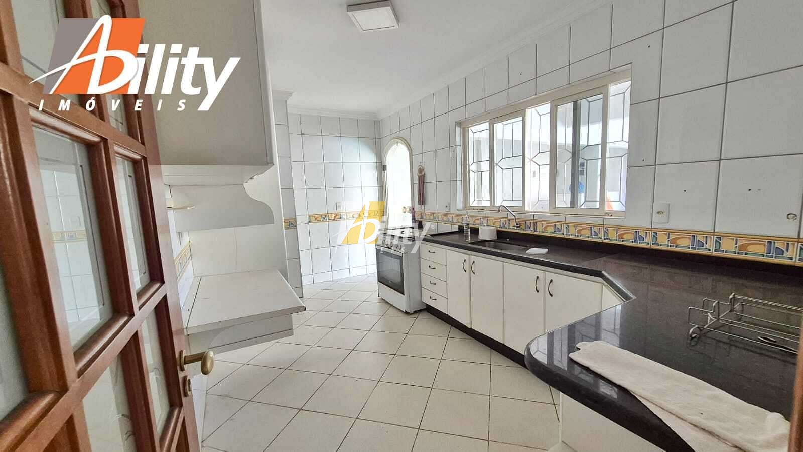 Sobrado à venda com 3 quartos, 300m² - Foto 33