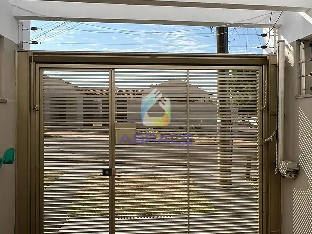 Sobrado com 60m² 2 quartos e 2 banheiros, para alugar, no bairro Vila Ipiranga em Campo Grande