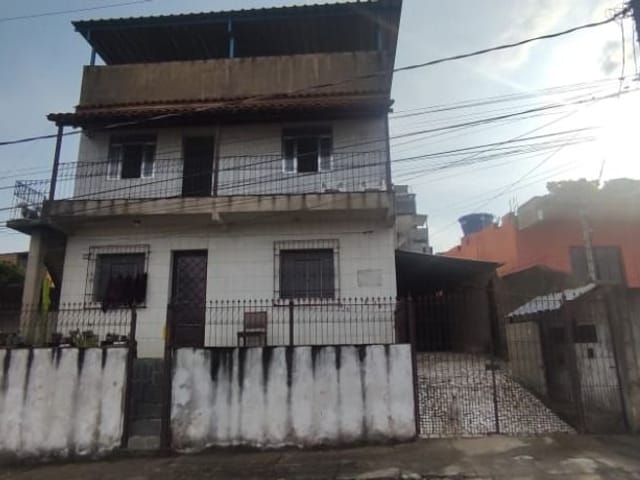 Sobrado 3 quartos e 1 banheiro, à venda, no bairro Santos Dumont em Juiz de Fora
